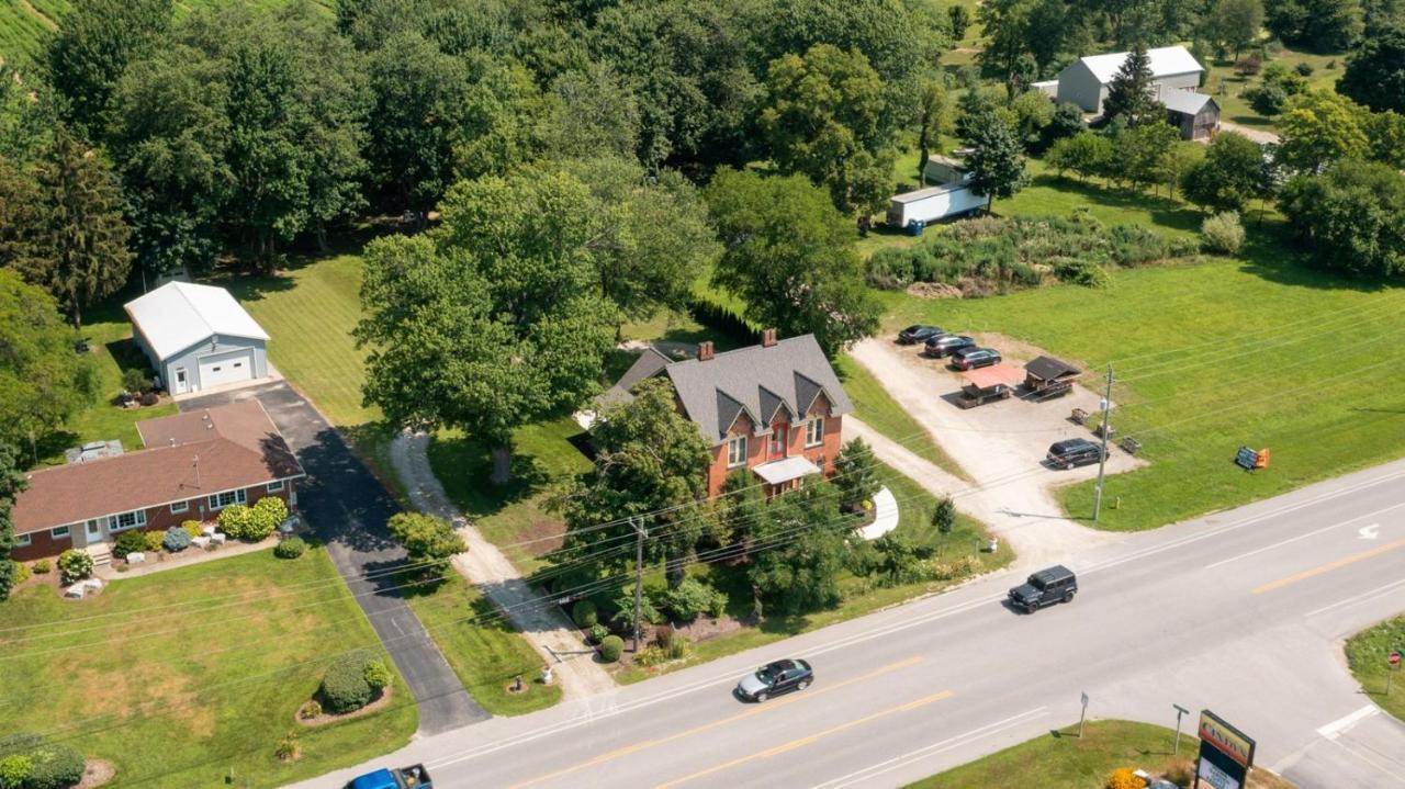 ホテル The Woodbridge House Kingsville エクステリア 写真