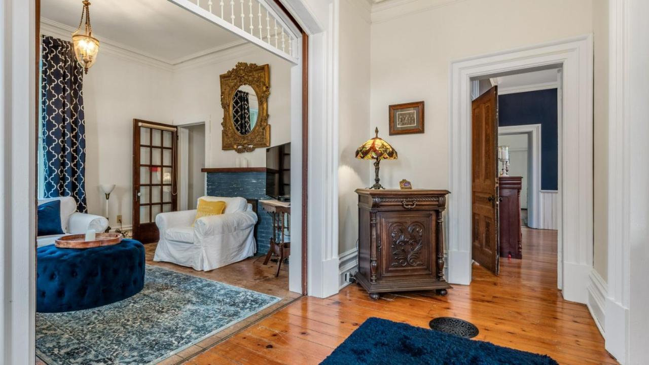 ホテル The Woodbridge House Kingsville エクステリア 写真