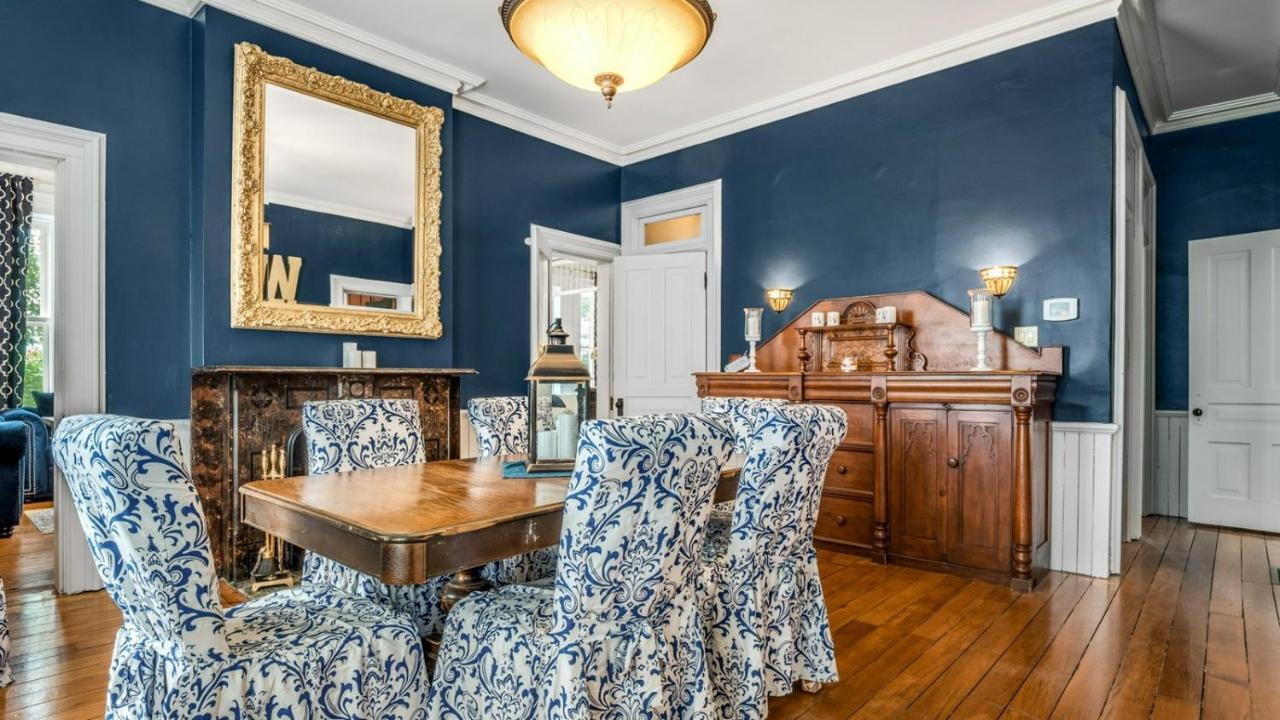 ホテル The Woodbridge House Kingsville エクステリア 写真