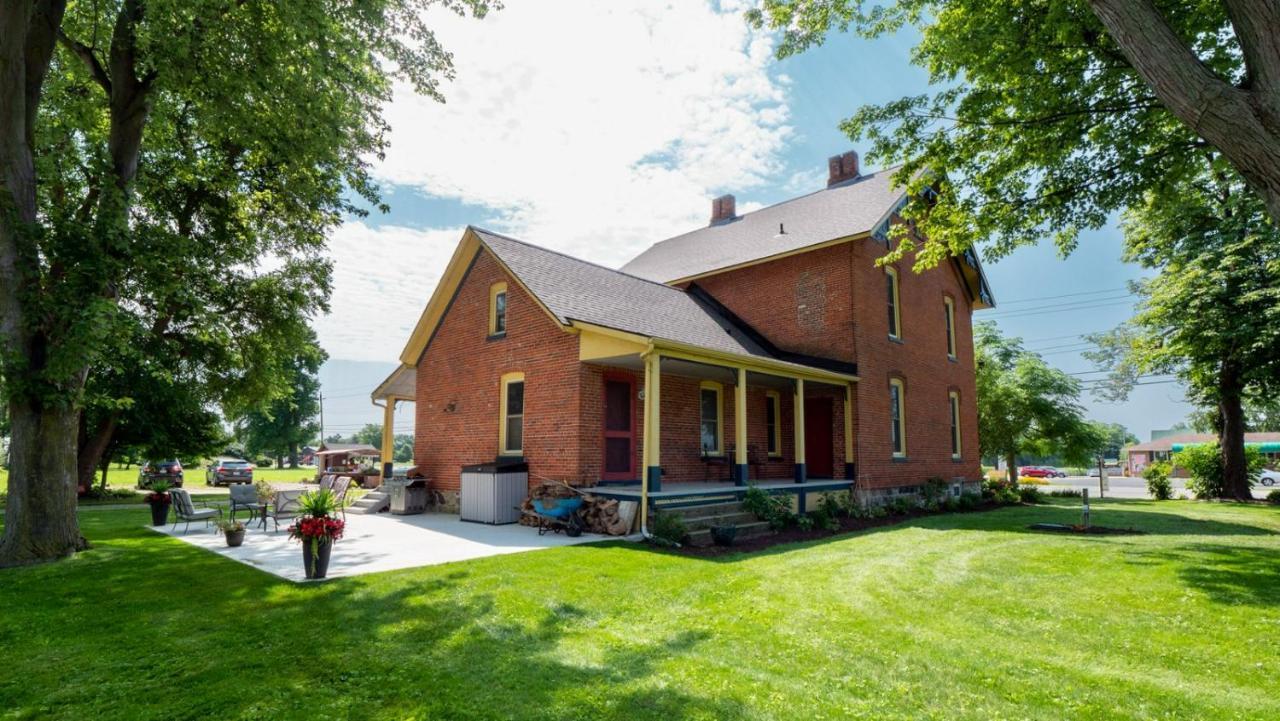 ホテル The Woodbridge House Kingsville エクステリア 写真
